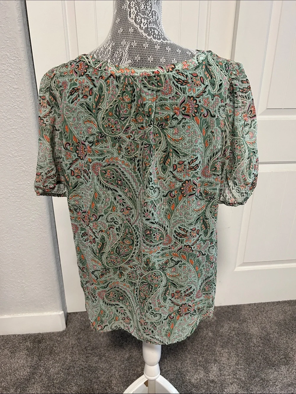 LOFT Green Paisley Short Sleeve Blouse L
